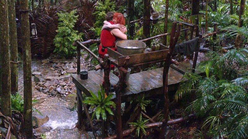 Die beiden fielen sich weinend in die Arme. (Bild: Foto: RTL)