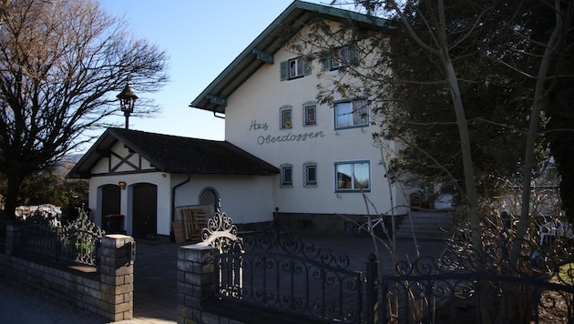 Im Haus Oberdossen in Salzburg-Gneis steht die Räumung bevor. Bis zu 20 Leute waren in der Sozialpension untergebracht. (Bild: Tröster Andreas)