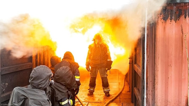 Im Ernstfall immer zur Stelle: Die Feuerwehr-Kameraden gehen für andere und auch füreinander durchs Feuer. Sie retten damit Leben! (Bild: Lukas Posch)