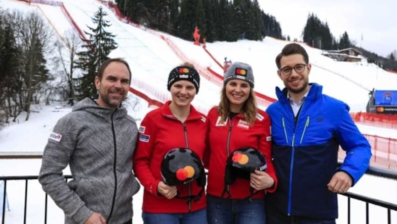 Sporthilfe-Geschäftsführer Gernot Uhlir, Veronika Aigner, Elisabeth Aigner und Michael Brönner, Country Manager von Mastercard Austria (Bild: Zur Verfügung gestellt)