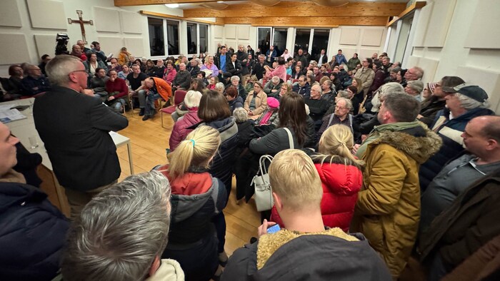 Großer Andrang beim Infoabend zum neuen Asylquartier