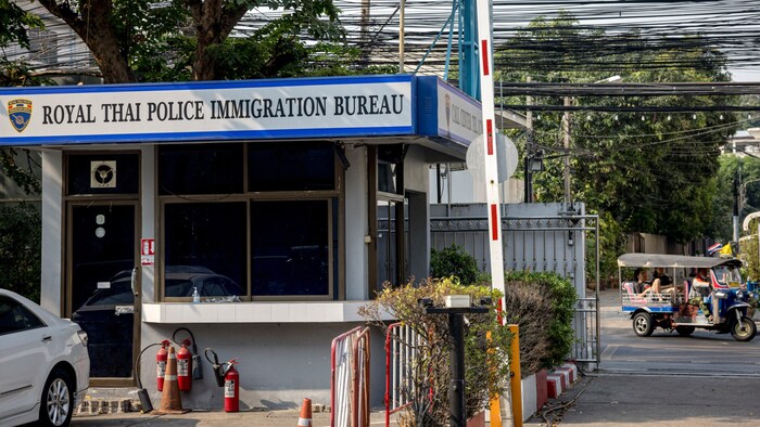 Thailands Migrationsbehörde entscheidet nun über das Schicksal der Bandmitglieder.