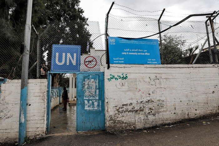 Un puesto de una organización de ayuda en Cisjordania