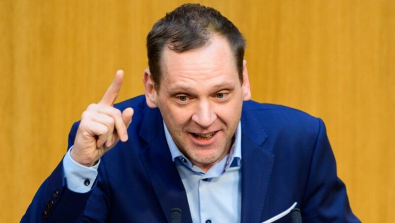 ... und SPÖ-Klubchef Kucher tadelten Kickl. (Bild: APA/MAX SLOVENCIK)