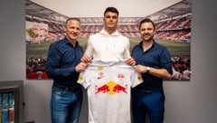 Flavius Daniliuc (Mitte) kickt bis Sommer für Salzburg. (Bild: FC Red Bull Salzburg)