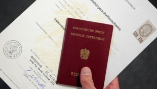 841 Menschen erhielten im ersten Halbjahr 2024 in der Steiermark die österreichische Staatsbürgerschaft. (Bild: picturedesk.com)