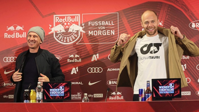 Alexander Schlager (re.) und Gerhard Struber wissen, was sie an den Defensiv-Türmen haben.