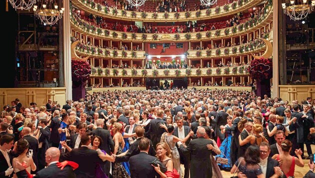 On Thursday, society meets again for the Staatsgewalze at the opera. (Bild: Starpix/ Alexander TUMA)