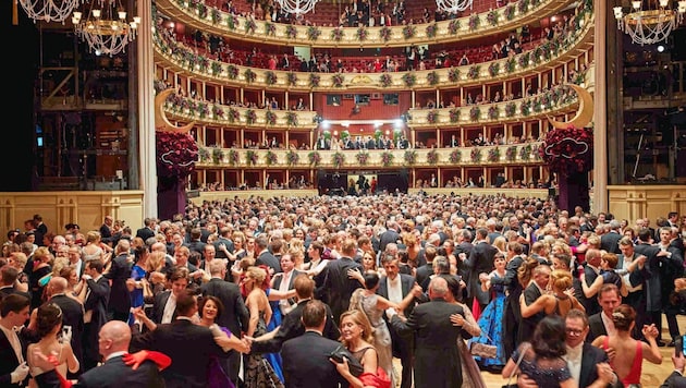 Am Donnerstag trifft sich die Society wieder zum Staatsgewalze in der Oper. (Bild: Starpix/ Alexander TUMA)