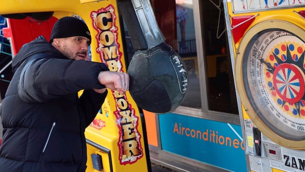 Kampfsportler Aleksander Rakic macht auch beim Boxen im Prater eine gute Figur. (Bild: Zwefo)