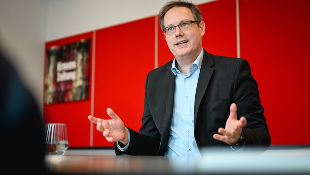 Stefan Koch (49) übernahm das Rektor-Amt von Meinhard Lukas und sprach mit der „Krone“ darüber, was in OÖ anders ist. (Bild: Markus Wenzel)