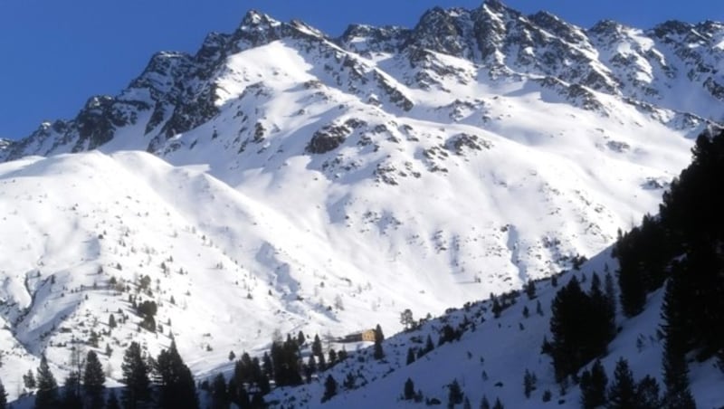 Wer Sonne sucht, sollte weiter talweinwärts zur Schweinfurter Hütte wandern. (Bild: Peter Freiberger)