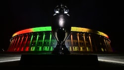 Im Sommer findet in Deutschland die Fußball-Europameisterschaft statt. EURO 2024 EM (Bild: APA/AFP/John MACDOUGALL)