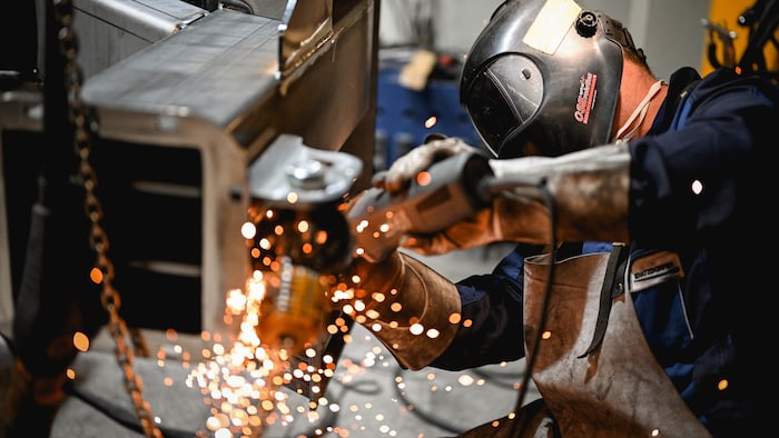 Von Edelstahl bis Aluminium, von klein bis groß: Die Firma in Zipf ist als Metallbearbeiter ...