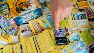 In Japan hat der Fastfood-Konzern McDonald&#039;s Pokémon-Sammelkarten beim Kauf von Happy Meals ...
