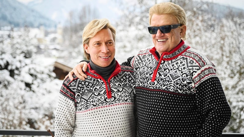 Heino gemeinsam mit seinem Manager und Intimus Helmut Werner daheim in Kitzbühel. Werner ortet Neid und Missgunst gegenüber seinem Künstler, die ihm von Richard Lugner entgegengebracht werden. (Bild: Markus Wenzel)