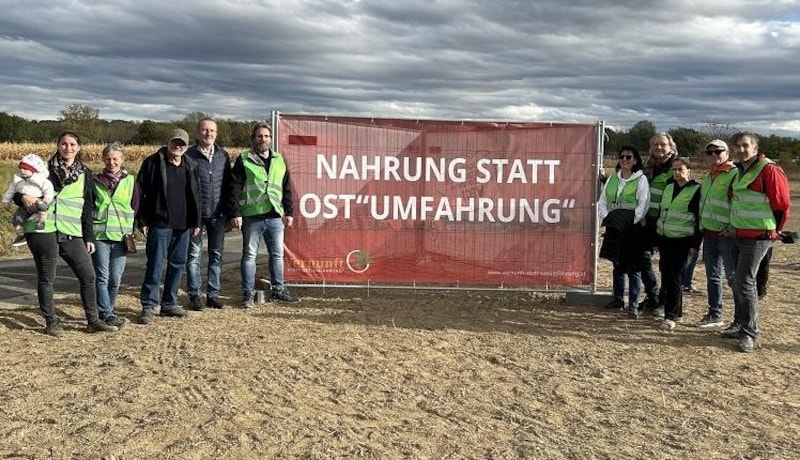 Demonstranten protestieren regelmäßig gegen die Ostumfahrung - bisher vergebens (Bild: BI Vernunft statt Ostumfahrung)