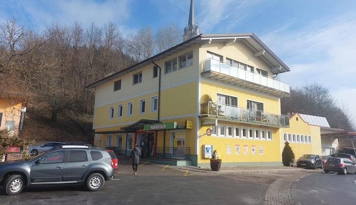 Die Nah&Frisch-Filiale in Tainach stellt auf eine Mischung aus Bedienung und Selbstservice um. ...