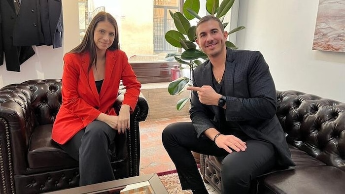 "krone.tv" reporter Tanja Pfaffeneder (l.) and entrepreneur Samy El Makarem (r.)