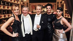 Mirjam Weichselbraun, Richard Lugner, Oliver Pocher, Kris Jenner und Kim Kardashian am Opernball 2014 - nicht alles verlief damals reibungslos.  (Bild: ORF/Thomas Jantzen)