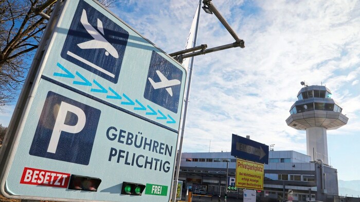 Der Flughafen trägt viele Daten bei.