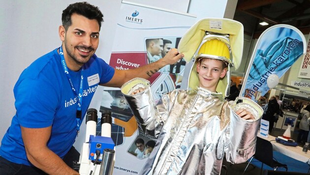 Kilian interessiert sich besonders für die Labortechnik. (Bild: Uta Rojsek-Wiedergut)