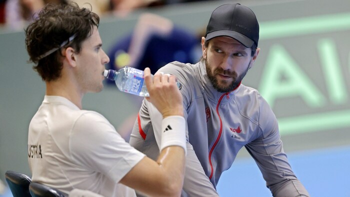 Dominic Thiem (li.) und Davis-Cup-Kapitän Jürgen Melzer