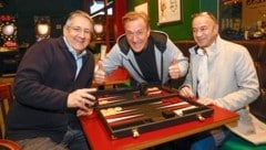 Das Gewinner-Trio Andreas Sauseng (li.), Verbandspräsident Horst Zach (Mitte) und Mehrdad Tehrany in seinem Element. (Bild: Erwin Scheriau / KRONE)