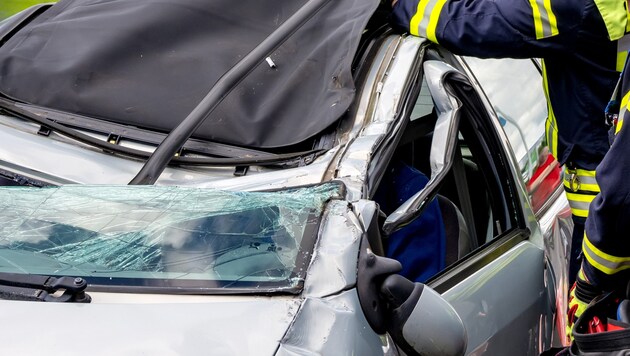 The 66-year-old had an accident in his car on Wednesday and his body was discovered on Saturday. (Bild: EKH-Pictures - stock.adobe.com (Symbolbild))