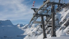 Im Zuge der Lift-Revision kam es zu dem schrecklichen Arbeitsunfall (Symbolbild). (Bild: Nikolai Korzhov - stock.adobe.com (Symbolbild))