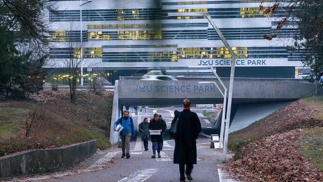 Die Linzer JKU führte 2019 als eine der ersten Unis in Europa einen Studiengang zu Künstlicher Intelligenz ein. (Bild: Horst Einöder)