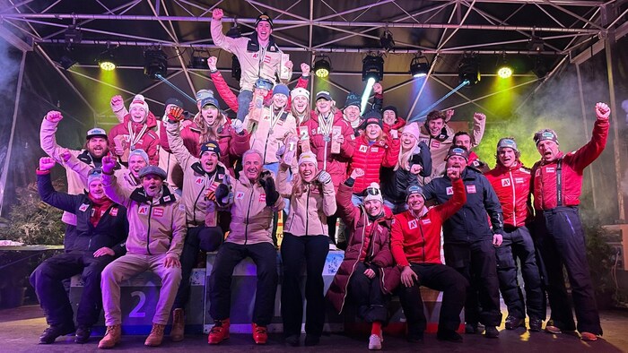 Bei der Junioren-WM wurde er nach seiner Silbermedaille im Slalom auf Schultern getragen.