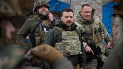 Selenskyj will seine militärische Führung neu aufstellen. (Bild: AFP)