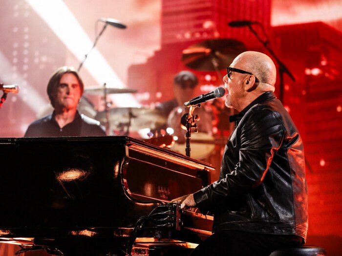 Billy Joel bei seinem Auftritt bei der 66. Grammy-Preisverleihung