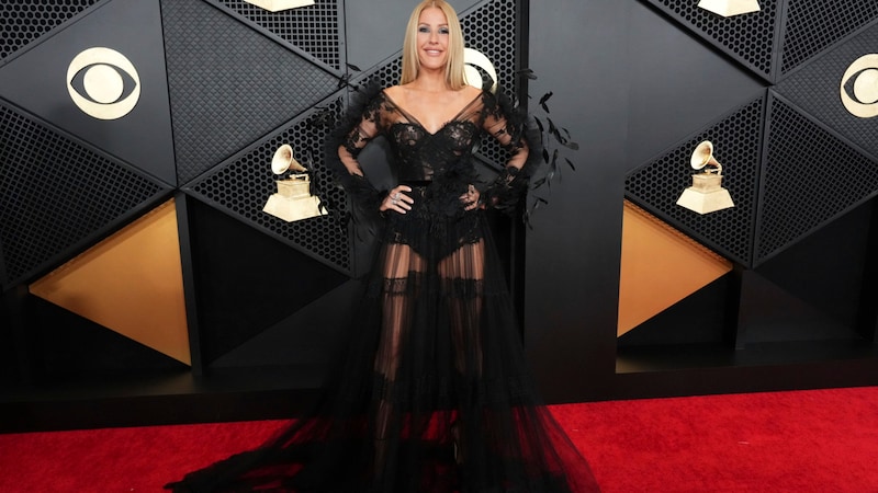 Ellie Goulding trug einen Transparent-Look mit Krosage von Zuhair Murad Couture.  (Bild: APA/Jordan Strauss/Invision/AP)