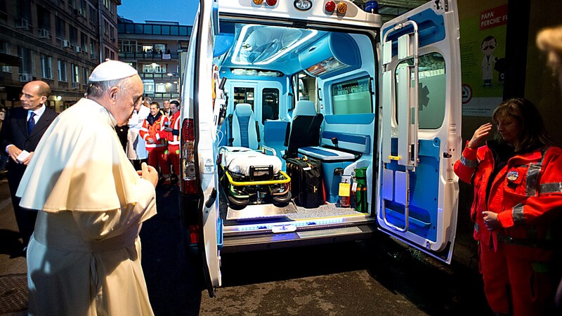 Archivbild: Papst Franziskus besucht das Kinderspital „Bambino Gesu“. (Bild: AFP)