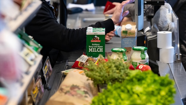 En Allemagne, l'inflation est tombée à 2,5 % en février. Les prix des denrées alimentaires, qui n'ont pratiquement pas augmenté, ont notamment contribué à ce résultat (image symbolique). (Bild: APA/dpa/Sven Hoppe)