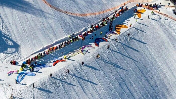 Gestartet wird auf einer abgesperrten Skipiste.