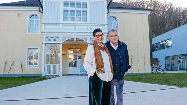 Archiv-Chefin Margarethe Lasinger mit Markus Hinterhäuser (Bild: Markus Tschepp)