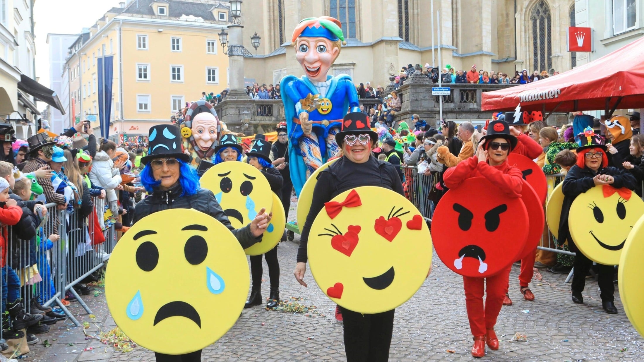 Der größte Faschingsumzug des Landes wird in Villach zelebriert. (Bild: Uta Rojsek-Wiedergut) Der größte Faschingsumzug des Landes wird in Villach zelebriert. (Bild: Uta Rojsek-Wiedergut)