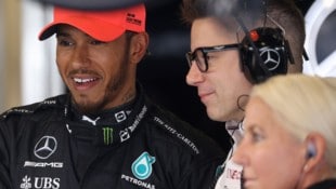 Lewis Hamilton, Peter Bonnington (Bild: APA/AFP/KARIM SAHIB)