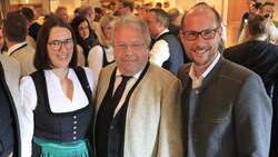 Vorbei ist die Zeit, in der Barbara Thaler, Franz Hörl (Mitte) und Mario Gerber (hier beim Gauderfest im Zillertal) noch gemeinsam konnten und vereint in die Kamera lächelten. (Bild: Birbaumer Christof)