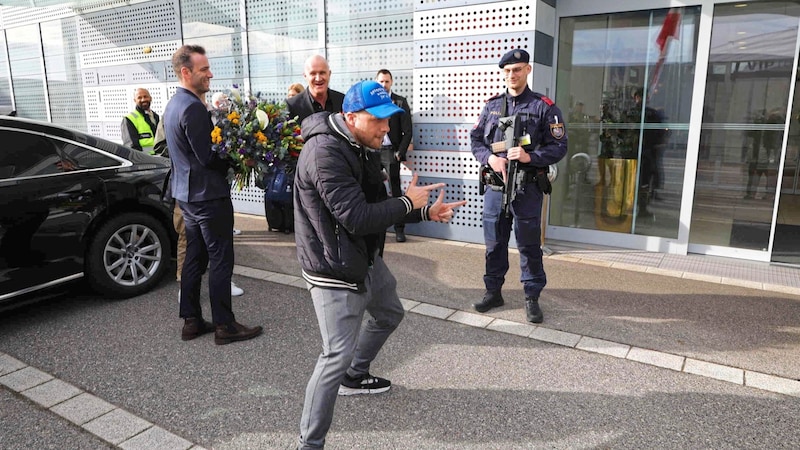 Typisch für den Komiker: Einbisschen Spass muss sein. (Bild: Starpix/ Alexander TUMA)