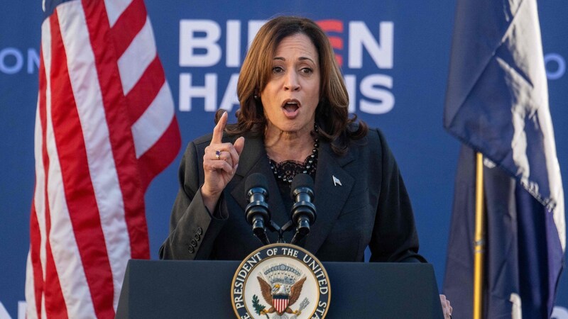 Kamala Harris gilt als die logische Nachfolgerin Bidens. (Bild: JIM WATSON / AFP / picturedesk.com)