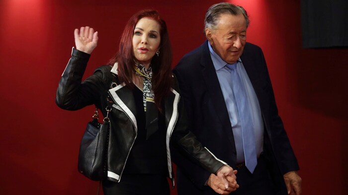 Einmal Händchen halten mit Priscilla Presley: Richard Lugner schwebte am Mittwoch auf Wolke sieben.