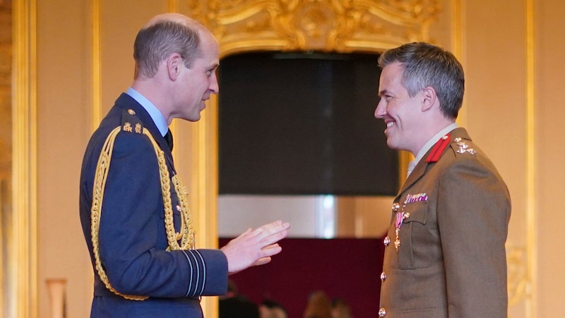 Auch Brigadier Tobias Lambert, Leiter der Abteilung Land Industrial Strategy, wurde von Prinz William ausgezeichnet. (Bild: APA/ Yui Mok)