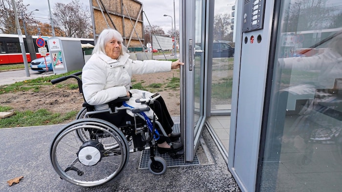 Im Herbst 2022 konnte Frau N. nicht selbstständig ins Haus.