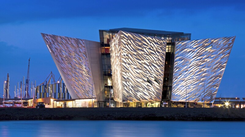 Unbedingt einplanen sollte man bei einem Belfast-Besuch das „Titanic“-Museum.  (Bild: © Chris Hill)