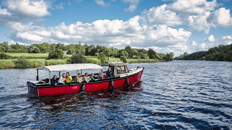 Bootsfahrt inklusive Flora und Fauna mit Whiskey-Verkostung erleben auf dem Fluss Bann, dem längsten Nordirlands (Bild: © 2022 Rob Durston, All Rights Reserved)