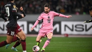 Lionel Messi im pinken Trikot, laut „New York Times“ der „heißeste Sportartikel des Planeten“ (Bild: AFP or licensors)